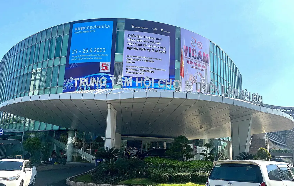 Luxfighter Car Led Far 2023 Automechanika Ho Chi Minh City