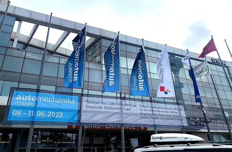 Automechanika İstanbul 2023'e gelen Luxfighter Car LED Far